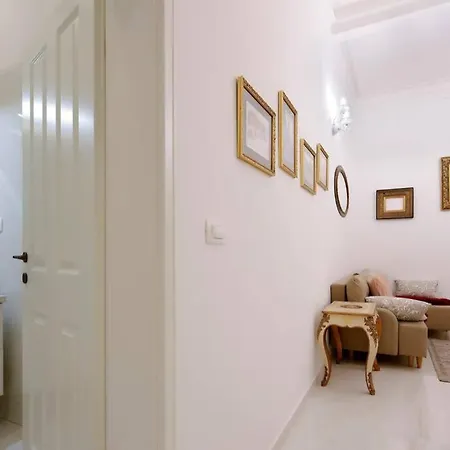 Chrystal Apps Integral Apartman Fiume