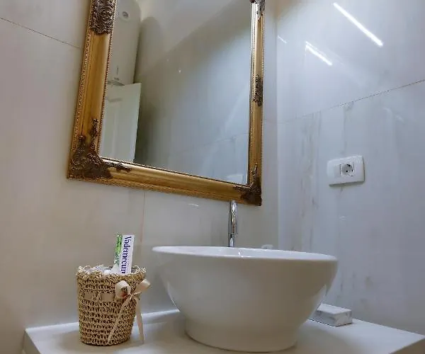 Chrystal Apps Integral Apartment *